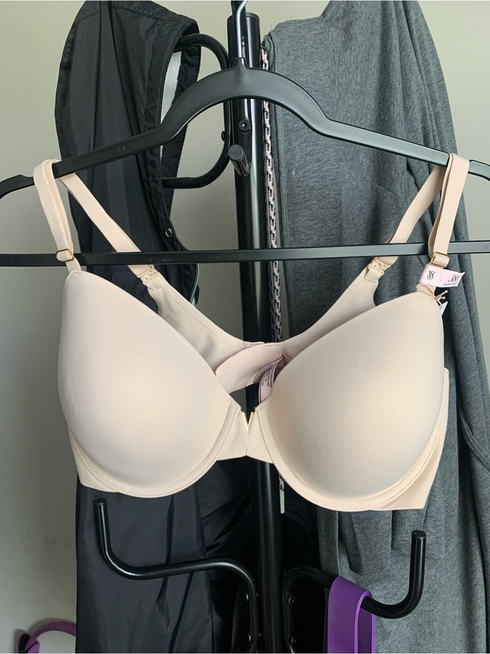 Victoria's Secret Light Tan T-Shirt Bra 38D NWT